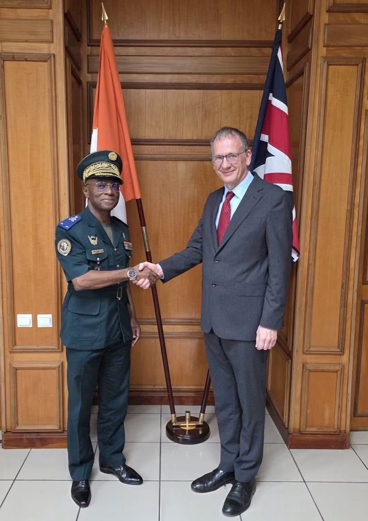 Coopération militaire : Le Royaume-Uni muscle son soutien à l’AILCT en Côte d’Ivoire avec une enveloppe de 600 millions de FCFA