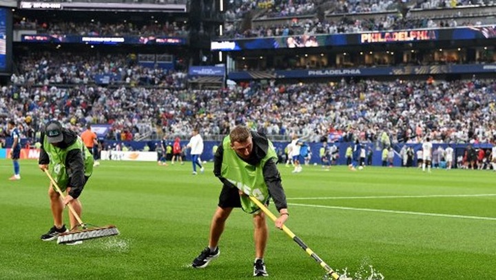 Coupe du monde - France-Irak : l’inquiétude pour l’orage était-elle justifiée, pourquoi la France a joué tout en bleu, une pause pause fraicheur annulée... questions et curiosités autour du match