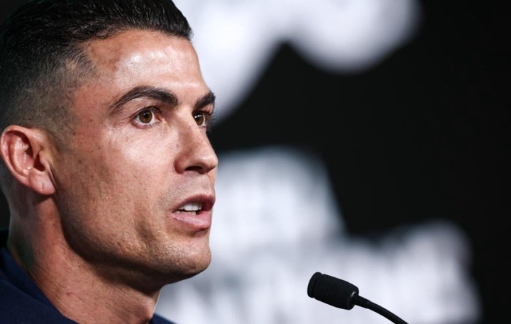 Cristiano Ronaldo perd son calme en conférence de presse après une question sur Lionel Messi