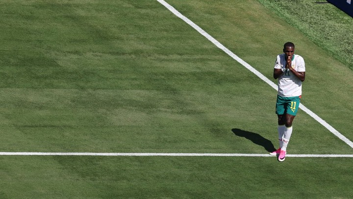 Coupe du monde : primes impayées, joueurs qui commandent des plats, hôtel de mauvaise qualité... Après sa défaite contre l’équipe de France, la crise guette-t-elle le Sénégal ?