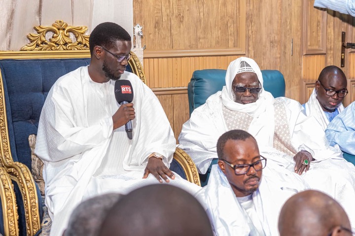 Bassirou Diomaye Faye à Touba avec le Khalife des Mourides