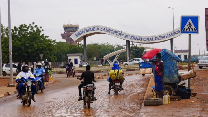 Aéroport de Niamey : Un drame terroriste en deux versions