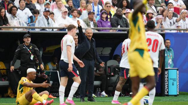 Carlos Queiroz regretté les décisions arbitrales du match face à l’Angleterre.
