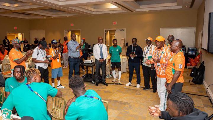 Le ministre des Sports, Adjé Silas Metch, a rendu une visite au quartier général des Elephants
